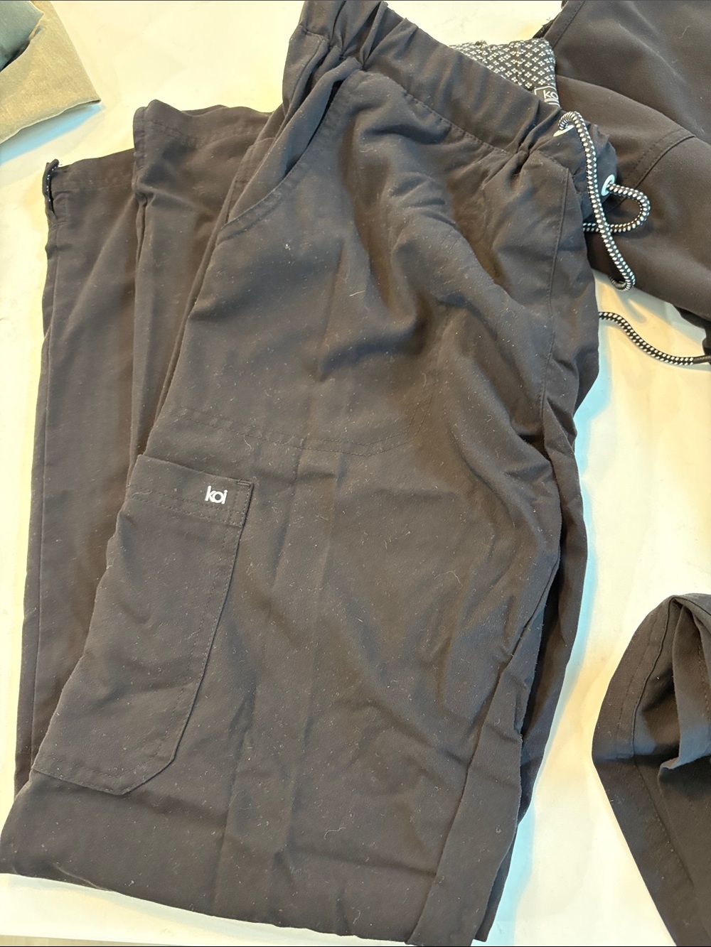 koi Black scrubs - Picture 5 of 6